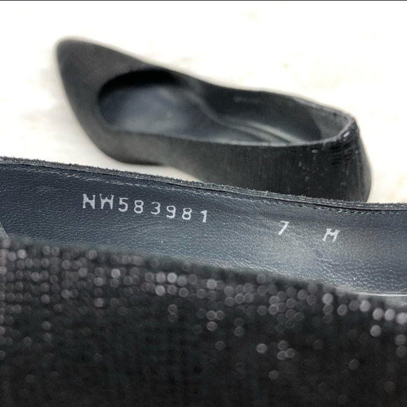 Stuart Weitzman🖤 Textured Pumps - Picture 6 of 6